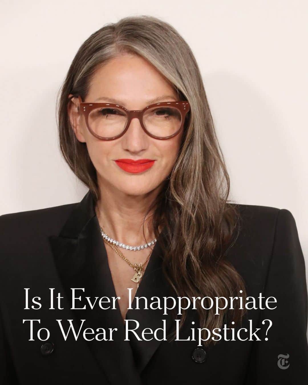 New York Times Fashionのインスタグラム：「“Ever since Jenna Lyons has been on ‘The Real Housewives of New York,’ I have found myself wearing red lipstick to work,” a reader writes in this week’s Ask Vanessa column. “But what about job interviews? What about work parties? I am in a sector that has a pretty casual, conservative approach to style. Is there any time red lipstick is not appropriate?”   Are there occasions when you should avoid red lipstick? @vvfriedman, the chief fashion critic of The New York Times, weighs in at the link in our bio. Photo by Matt Baron/BEI, via Shuttershock」