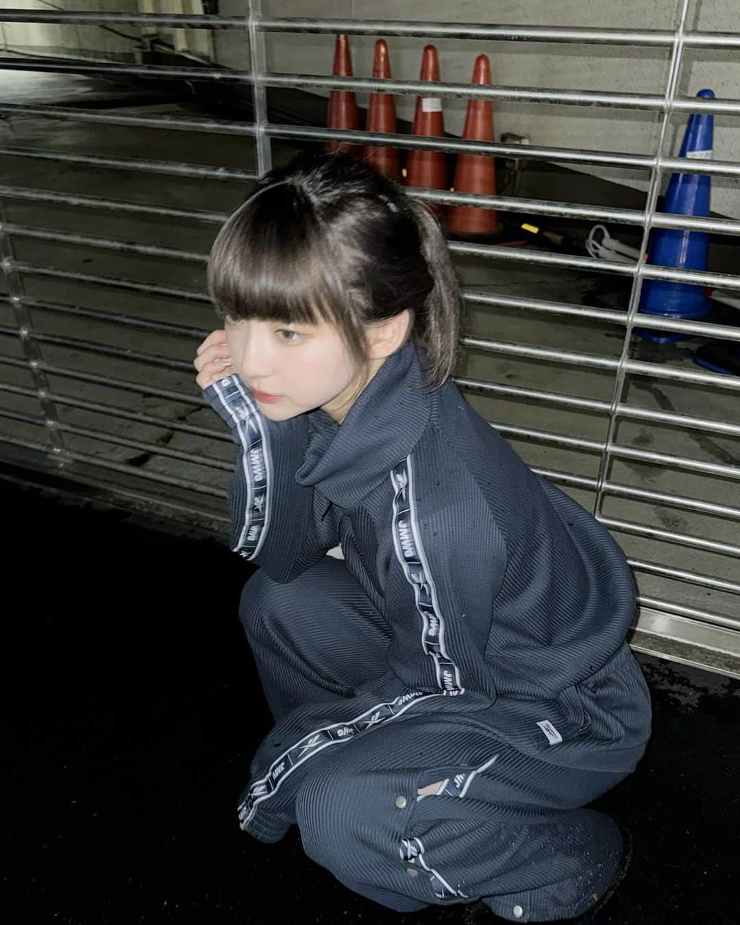 荻野由佳さんのインスタグラム写真 - (荻野由佳Instagram)「Reebok × JIMWAG かっっわいいかっけえぇです パンツは横のスナップも外せてオシャレなカジュアルで 本当に私の大好きな系統のお洋服 生地の肌触りも着心地もよくて私はこれを着まくるときめた！！！！  にこちゃんありがとうございます😻  #Reebok#リーボック#Reebok×JIMWAG」12月12日 22時47分 - ogiyuka_ippaiwarae216