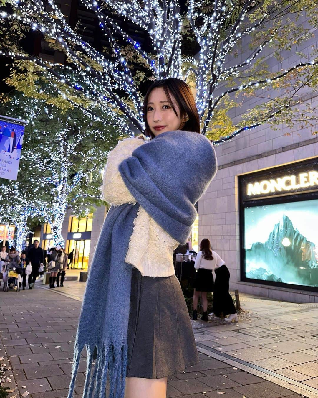 安田玲のインスタグラム：「⁡ ⁡  ⁡ イルミネーションみに色々な場所へいきたい🎄✨💓 ⁡ ⁡一緒にどうですか☺️🤝笑 ⁡ ⁡ ⁡ ⁡ ⁡  #japan #モデル撮影 #カメラマン募集 #被写体モデル #コーデ#ファッション#プチプラコーデ #イルミネーション #俳優 #女優 #サロンモデル #六本木 #フリーランス #撮影 #follow #マフラー  #f4f#followｍe #follow4followback #fyp #likeforlikes #like4likes #likeme #팔로우 #데일리록 #코디 #instagood #赞 #粉我 #时装」