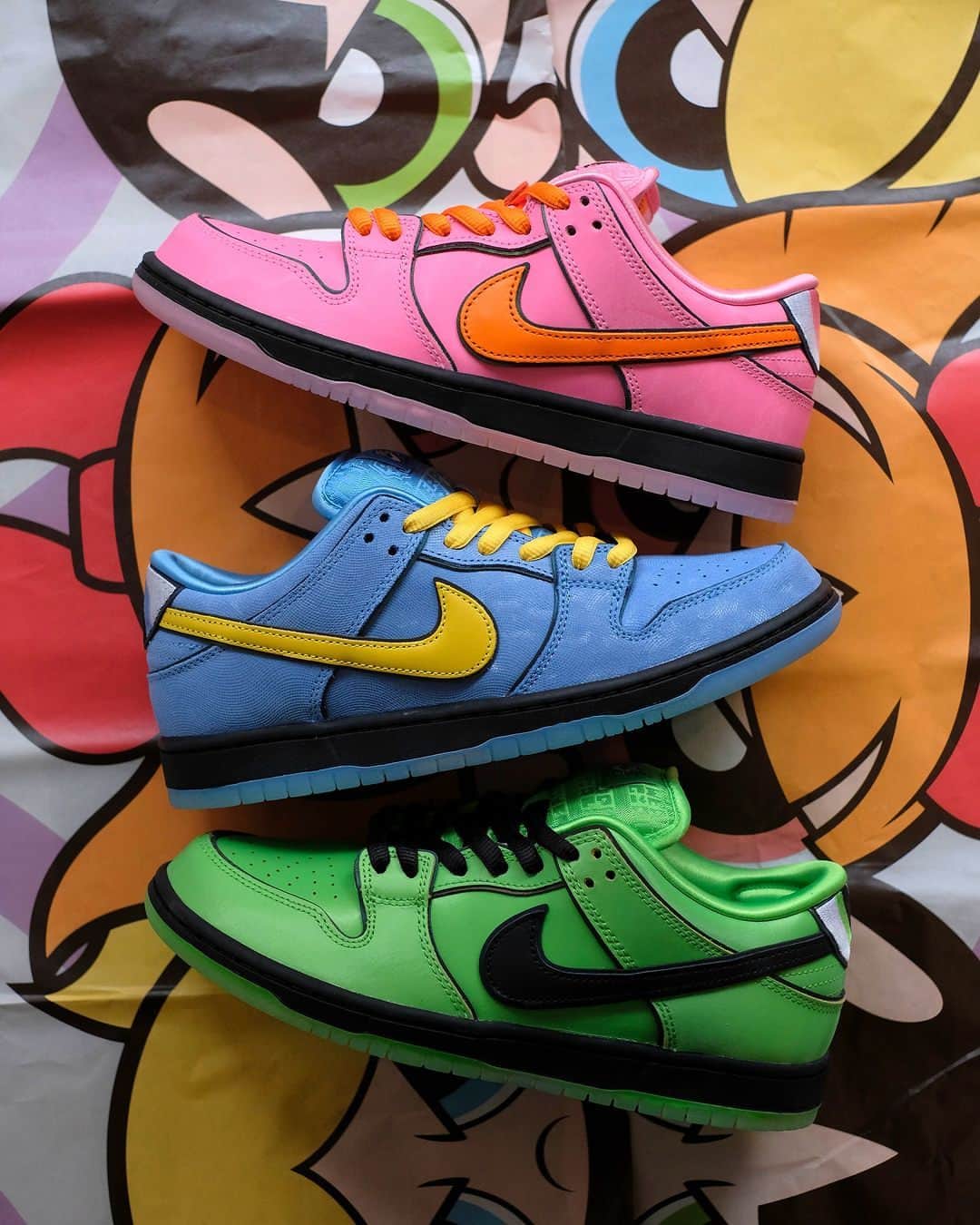 Sneaker Newsさんのインスタグラム写真 - (Sneaker NewsInstagram)「Nike SB is set to close out 2023 with The Powerpuff Girls. ⁠ ⁠ The SB Dunk Low trio hits select skate shops and boutiques on Thursday, December 14th, with a launch via the SNKRS app prepped for Friday, December 15th. ⁠ ⁠ Visit the LINK IN BIO for full details.」12月13日 4時53分 - sneakernews