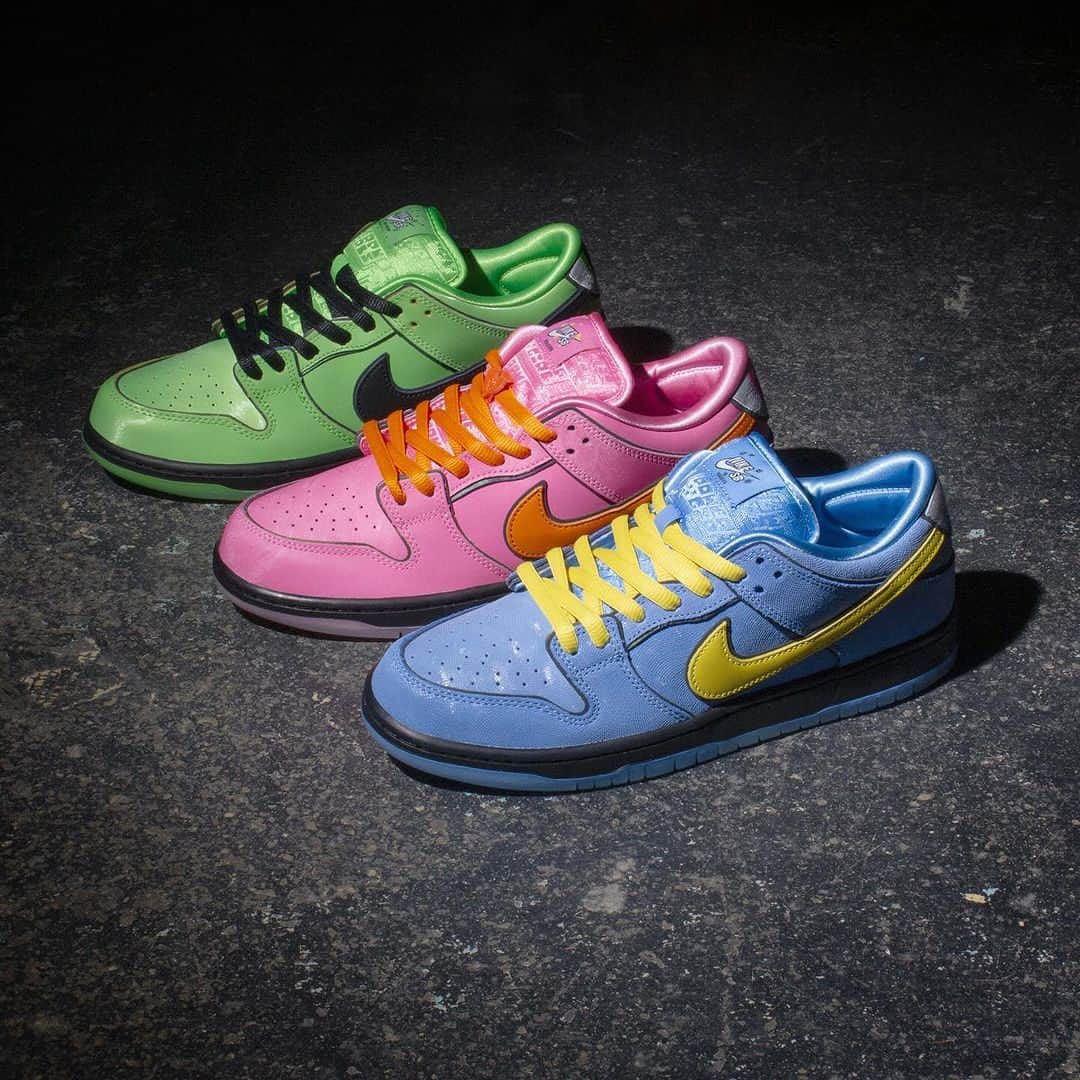Sneaker Newsさんのインスタグラム写真 - (Sneaker NewsInstagram)「Nike SB is set to close out 2023 with The Powerpuff Girls. ⁠ ⁠ The SB Dunk Low trio hits select skate shops and boutiques on Thursday, December 14th, with a launch via the SNKRS app prepped for Friday, December 15th. ⁠ ⁠ Visit the LINK IN BIO for full details.」12月13日 4時53分 - sneakernews