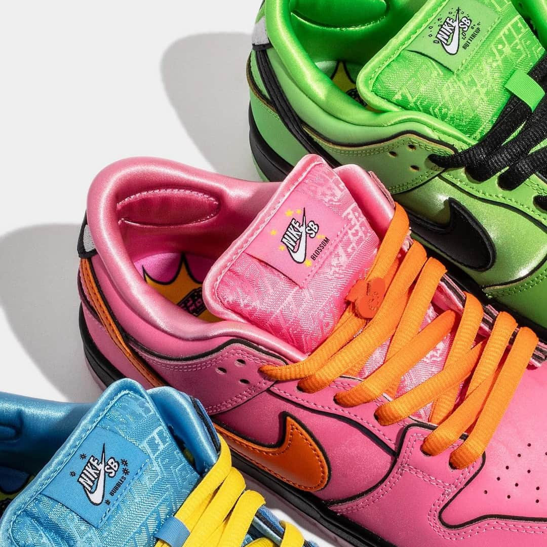 Sneaker Newsさんのインスタグラム写真 - (Sneaker NewsInstagram)「Nike SB is set to close out 2023 with The Powerpuff Girls. ⁠ ⁠ The SB Dunk Low trio hits select skate shops and boutiques on Thursday, December 14th, with a launch via the SNKRS app prepped for Friday, December 15th. ⁠ ⁠ Visit the LINK IN BIO for full details.」12月13日 4時53分 - sneakernews