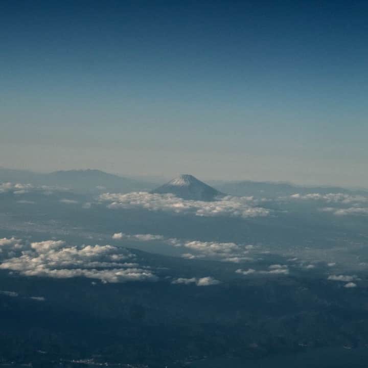 高野寛さんのインスタグラム写真 - (高野寛Instagram)「松山からの帰り、富士を望む #mtfuji」12月12日 23時33分 - takano_hiroshi