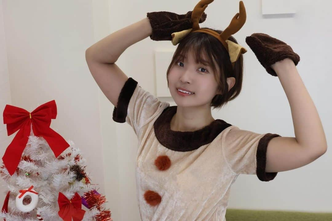 佐野礼奈さんのインスタグラム写真 - (佐野礼奈Instagram)「トナカイでーーーす🎅 プレゼントは1万から受付まーす！  #クリスマス #トナカイコス #ショートボブ #撮影会」12月12日 23時49分 - chiyanopimaru