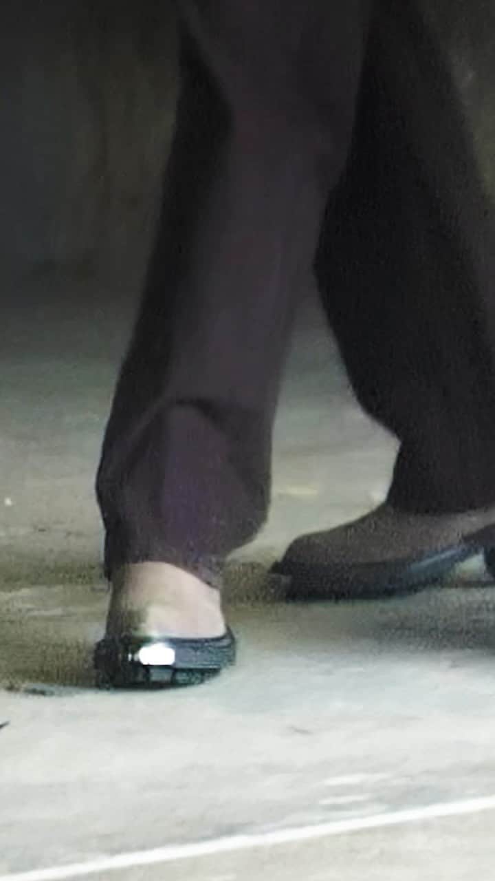 エイティーズのインスタグラム：「Cuban heel, rubber sole, memory foam insole, tall shaft and metal toe plate. The favourite pointy Chelsea boot is back in a new fully charged version. Discover Nikita II.」