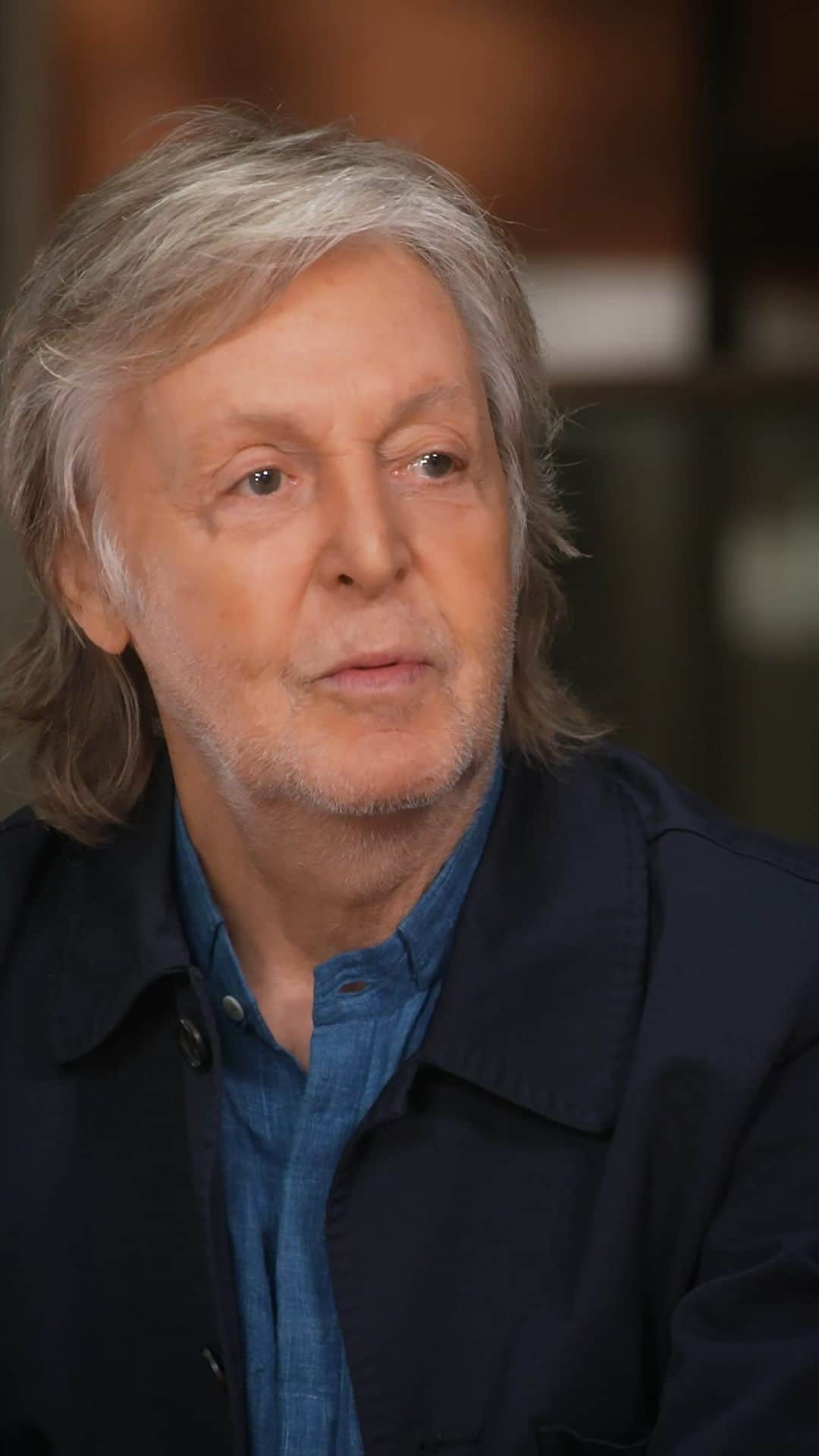 ポール・マッカートニーのインスタグラム：「How did Paul and @johnlennon collaborate on @thebeatles song lyrics?   The paperback edition of THE LYRICS: 1956 to the Present is out now!」