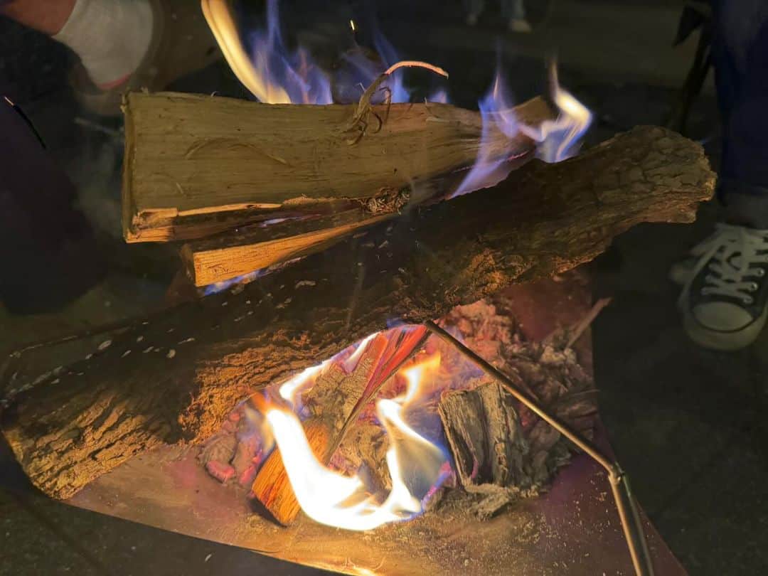 だーしま動画チャンネルのインスタグラム：「地元の友達と焚き火会🔥 この季節の焚き火好き❤️」