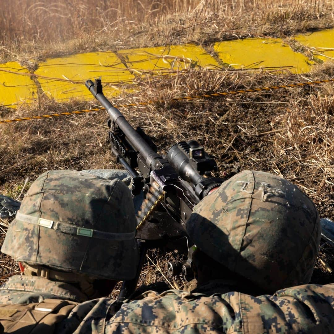 アメリカ海兵隊さんのインスタグラム写真 - (アメリカ海兵隊Instagram)「Mad Minute   📍 @CATC_CampFuji (Nov. 29, 2023)  #Marines with @3dmardiv fire M240B machine guns during Artillery Relocation Training Program (ARTP) 23.3.  The skills developed at ARTP increase the proficiency and readiness of the only permanently forward-deployed artillery unit in the Marine Corps.   📷 (U.S. Marine Corps photo by Sgt. Alyssa Chuluda)  #USMC #MarineCombatArms #Training」12月13日 1時13分 - marines