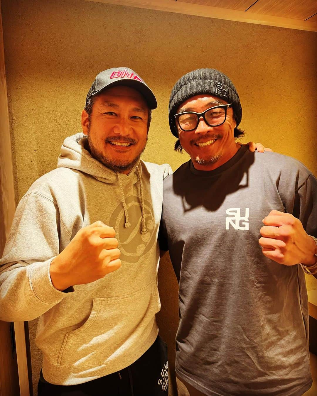 秋山成勲のインスタグラム：「We talked about many things with Mr. Chatri. It was a great time I want to thank God for this encounter.  @yodchatri  @onechampionship  #추성훈  #sexyama  #onechampionship」