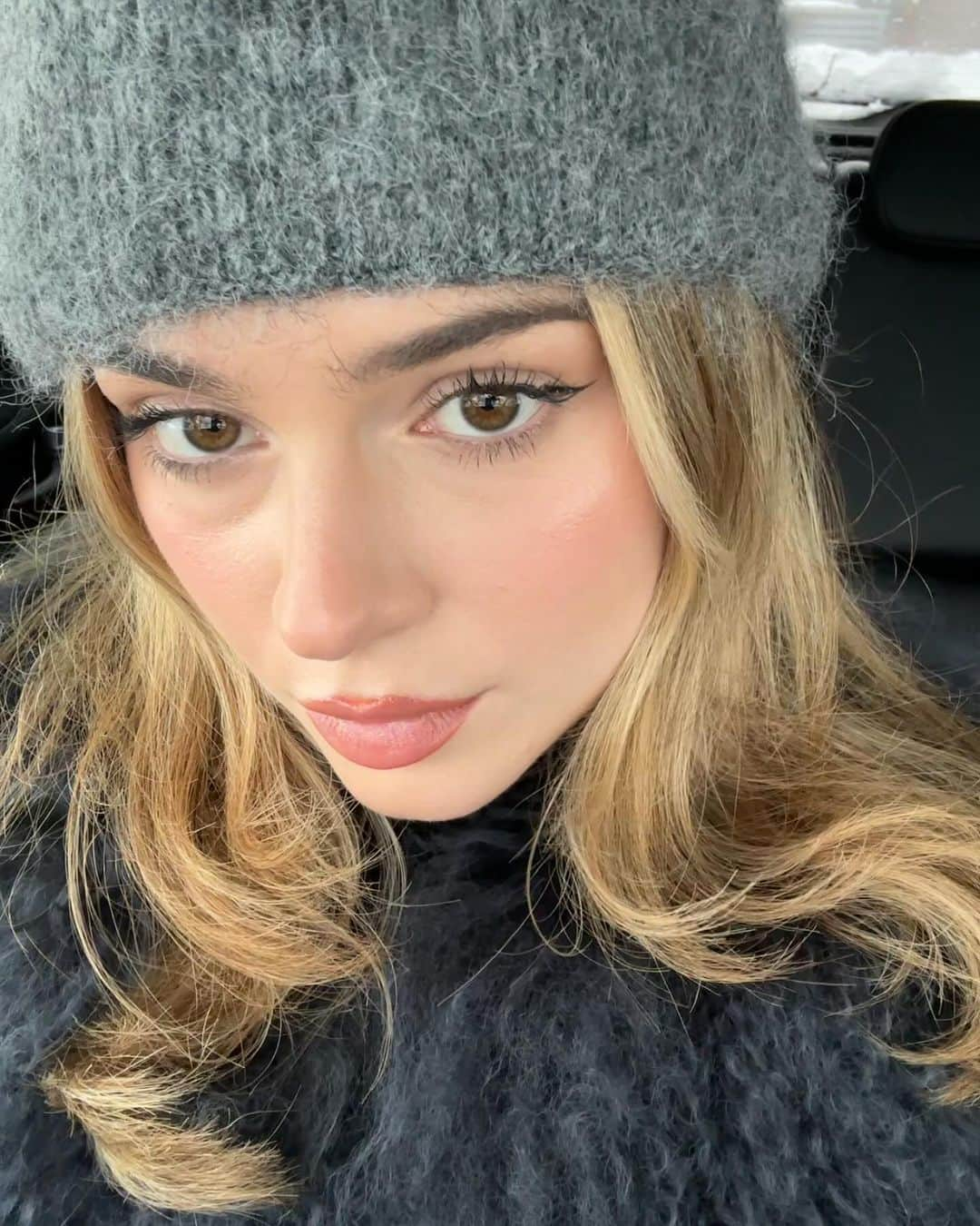 Jessy Hartelのインスタグラム：「Oui」