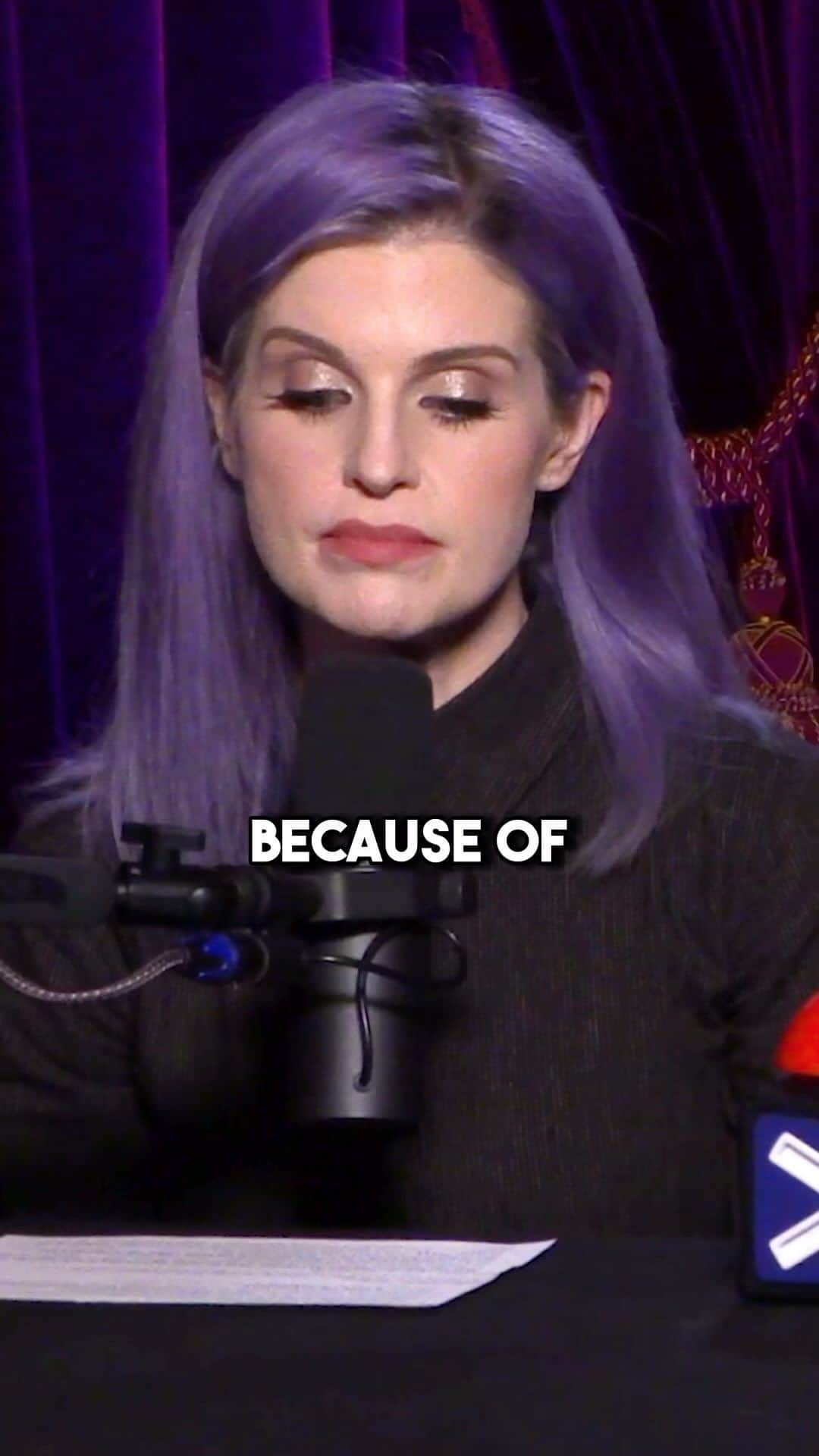 ケリー・オズボーンのインスタグラム：「Calling all TRUE Osbourne fans: Can you decipher the real from the fake? 🕵️‍♂️🔢   NEW Episode of The Osbournes Podcast OUT NOW!」