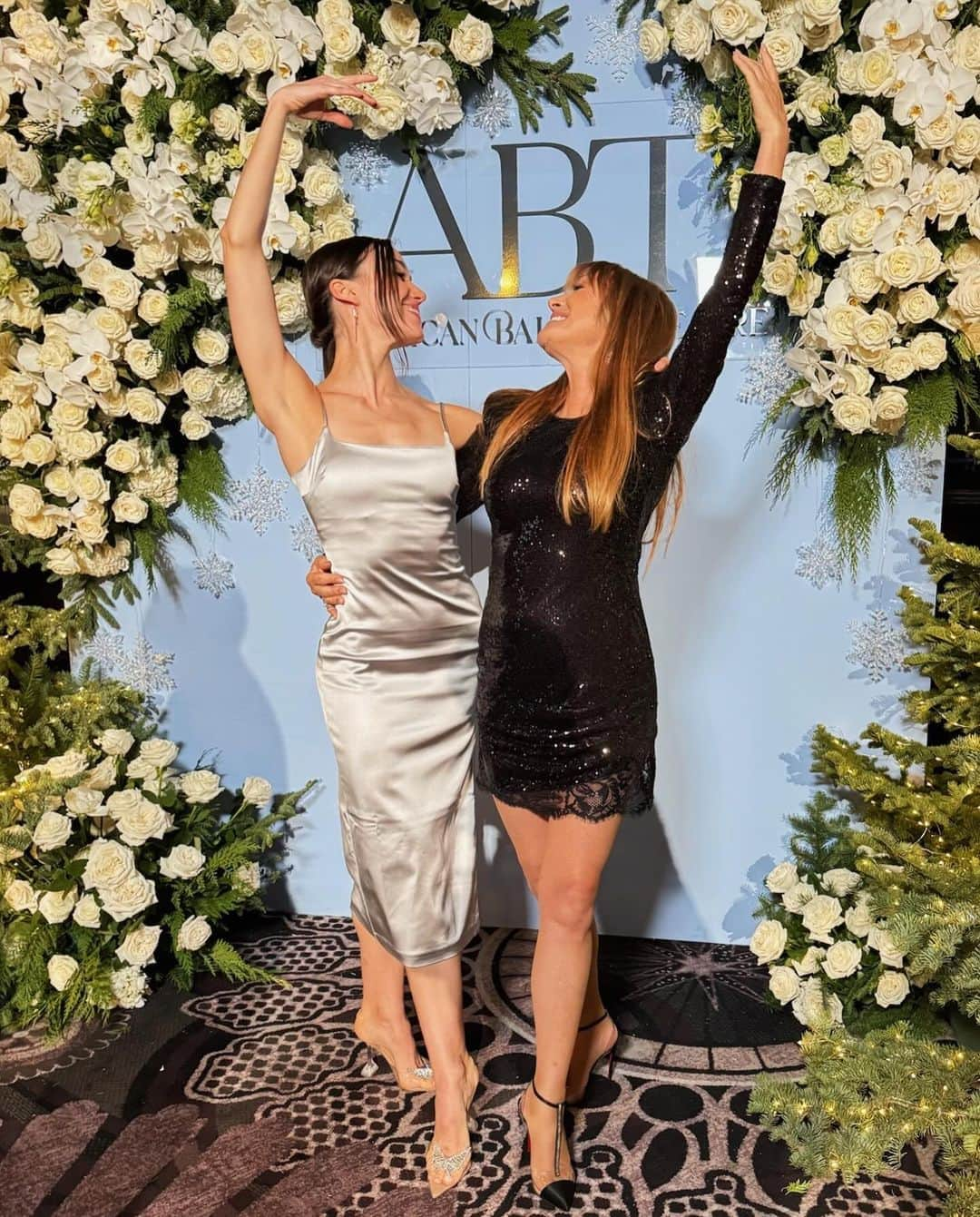 ジェーン・シーモアさんのインスタグラム写真 - (ジェーン・シーモアInstagram)「Last night’s American Ballet Theatre’s Holiday Benefit was stellar! 🩰 Here I am with the incredibly talented ballet dancer Betsy McBride (@betsymcb) who has been a member of the @abtofficial corps de ballet since June 2015! 🤩」12月13日 2時15分 - janeseymour