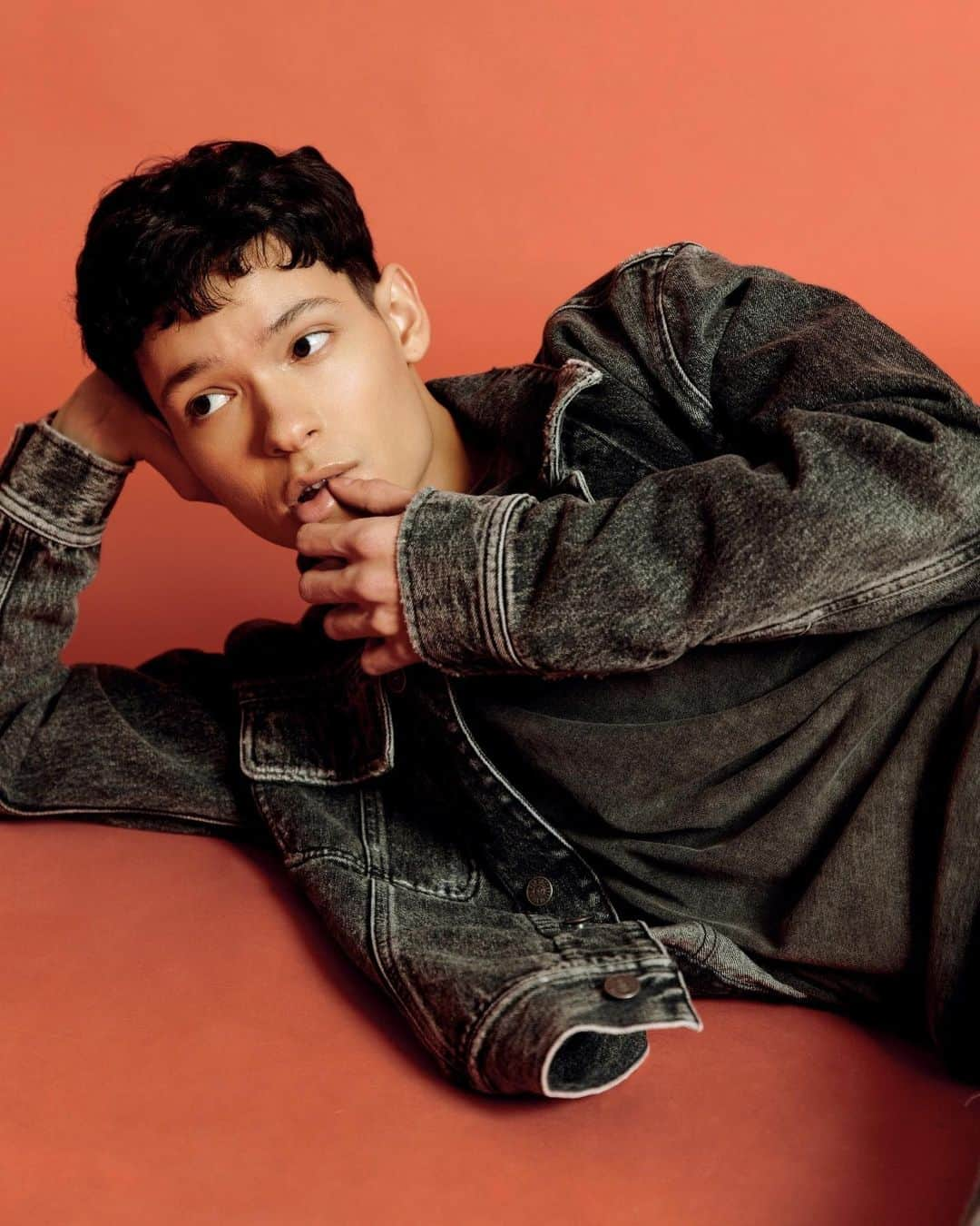 ZOO Magazineのインスタグラム：「ZOO MAGAZINE ISSUE #81: A PERFECT DAY  Omar Rudberg by Nina Raasch  shot and interviewed exclusively for ZOO MAGAZINE 81 - ZOO MAGAZINE 20 YEARS  Full look: @Diesel @glennmartens Photographer: Nina Raasch @ninaraasch Talent: Omar Rudberg @officialomar Stylist: Izabela Macoch @izabelamacoch Stylist’s Assistant: Katrin Busse @busse.katrin Hair & Make-up: Ana Buvinic @ana.buvinic Location: Blogfabrik Studio @blogfabrik Interview: Jim Butler  #ZooMagazine #20YEARSZOOMAGAZINE #Diesel #OmarRudberg #OMR #YoungRoyals #editorial #fashionphotography」