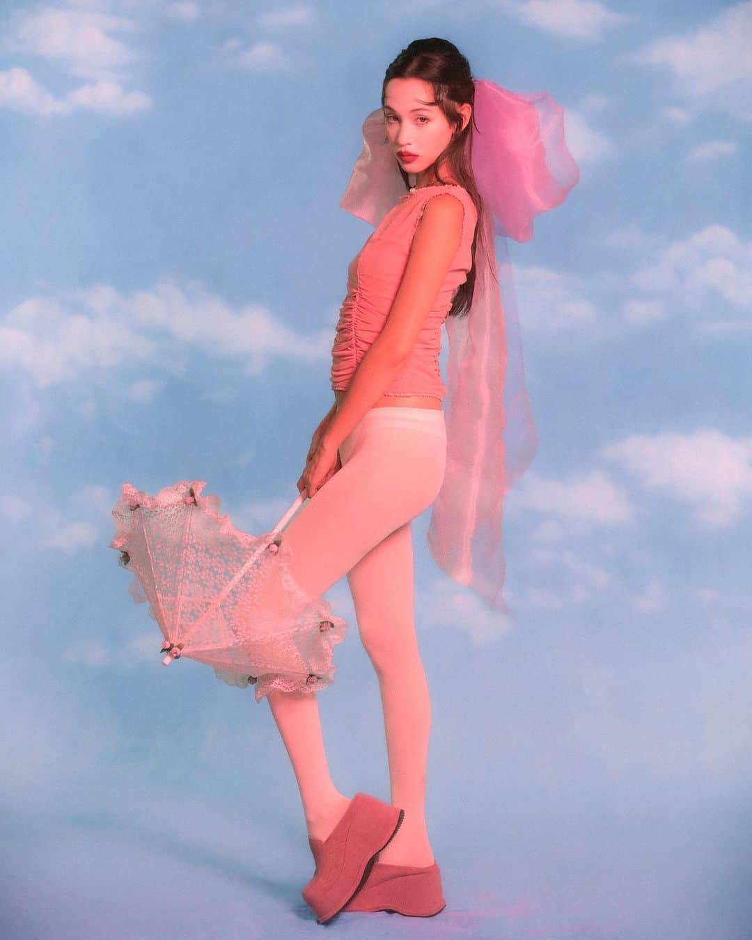 UNIFさんのインスタグラム写真 - (UNIFInstagram)「@i_am_kiko in the pink Aura Top and Vivi Platform-  Hair by @jennaleeartistry  Makeup: @becomingeden」12月13日 2時35分 - unif