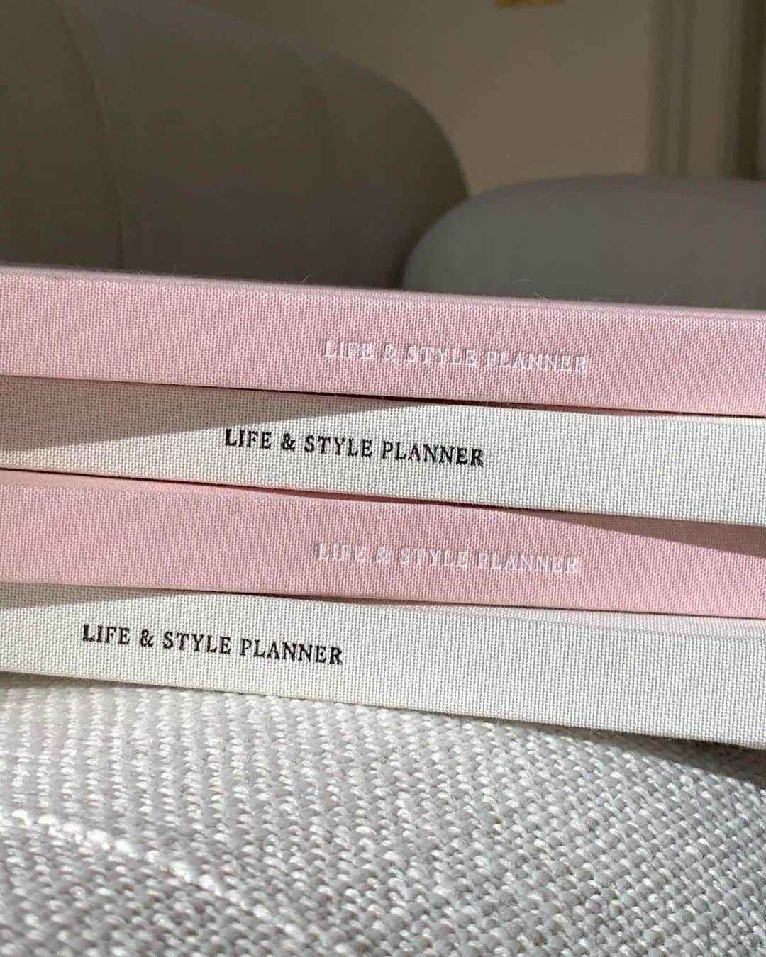 レオニー・ハンネさんのインスタグラム写真 - (レオニー・ハンネInstagram)「I couldn’t find my dream planner, so I designed it @lifestyle_planner 🖊️💭🎀 The LIFE&Style Planner combines smart planning & mindfulness with your daily dose of fashion and style. I created this planner for you and me (I really needed this little piece of happiness for my everyday life!) and hope you guys will love it as much as I do! 💕」12月13日 2時52分 - leoniehanne