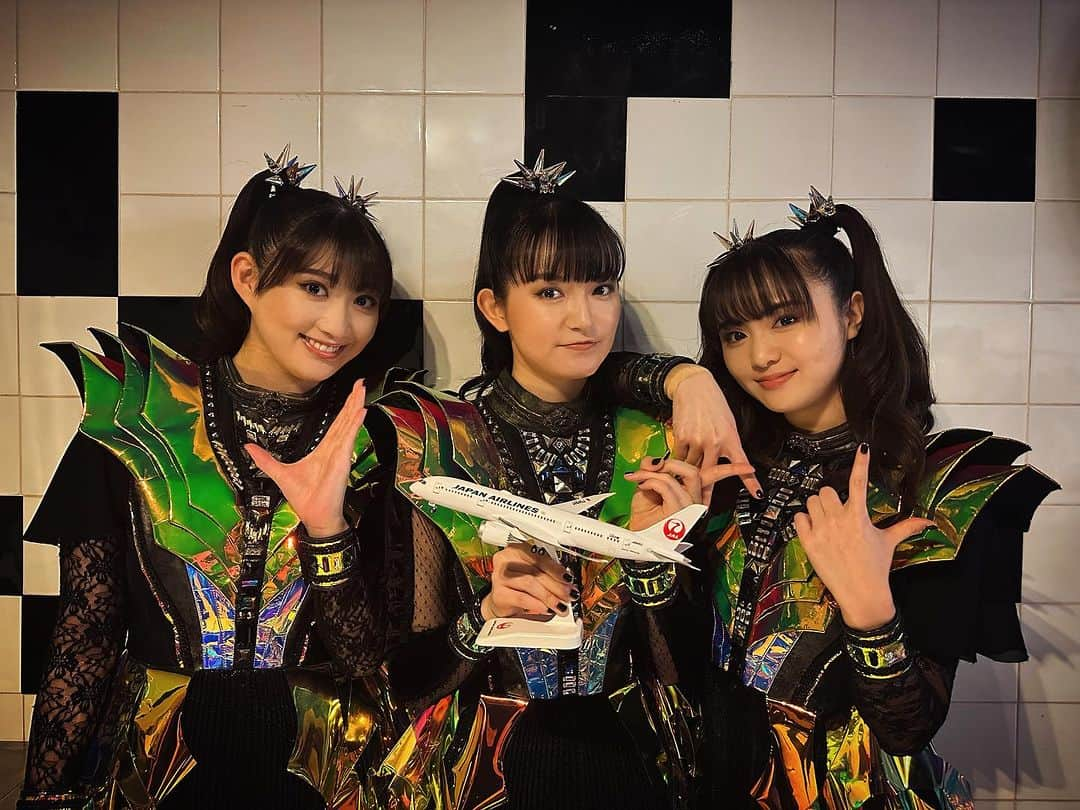 BABYMETALのインスタグラム：「BABYMETAL "WORLD TOUR 2023 EU & UK" supported by JAL✈   #BABYMETAL #JAL #BABYMETALWORLDTOUR2023」