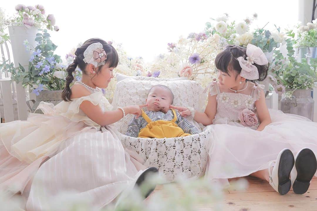 スタジオキャラット 四日市店さんのインスタグラム写真 - (スタジオキャラット 四日市店Instagram)「ぷにぷにほっぺ♡♡  思わず触りたくなっちゃう…♡  _____________________________________________ @caratt_yokkaichi photographer_matsuoka ・ ・ #photography#stadiocaratt #caratt#photostudio #カジュアル#バースデー#和装#七五三#着物#キッズフォト#キッズスタジオ #スタジオキャラット#スタジオキャラット四日市店 #スタジオキャラット四日市#四日市フォトスタジオ #フォトスタジオ#写真#記念撮影 #子供のいる暮らし#赤ちゃんのいる暮らし #スマホ撮影OK」12月13日 13時34分 - caratt_yokkaichi