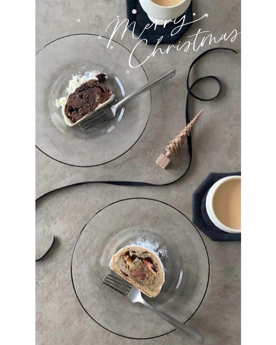 HERVA AKICOさんのインスタグラム写真 - (HERVA AKICOInstagram)「@rim_pain_garniture さんの シュトレン♡  12/17（日）　高槻 @imasoracoffee さんで開催されるクリスマスマーケットで販売させて頂きます☺️  ここ数年毎年お願いしているシュトレン。実はシュトレンは苦手でしたが、Rimさんのシュトレンは、重すぎず、ナッツやドライフルーツがゴロゴロ入って、香りも楽しめるシュトレンで大好きです。  Rimさんは福岡で、自家酵母パンと麹の教室と販売をされています。味やセンスはもちろんですが、丁寧に教えて頂けるので、教室もおすすめです。  関西初販売です。 是非、お味見ください。  お買い求めやすいように、 今回は2種、ハーフサイズをご用意して頂きました。  クリスマスマーケットの詳細は、 フィードトップをご確認ください。  - - - - - - - - - - - - - - - - - - - -    【シュトレン・オ・ポム】 紅茶と林檎のシュトレンです。  有機紅茶〔アールグレイ〕が香る生地にの有機クランベリー、オレンジピール、有機胡桃と有機カシューナッツを練りこんでます。そして自家製のりんごのドライをカルヴァドスにつけこんだものを包み焼き上げています。スパイスは控えめに有機セイロンシナモンを少し。  【シュトレン・ショコラ】 チョコレート酵母のシュトレンです。 ヴァローナ社のカカオパウダーを配合した濃厚な生地にオリジナルブレンドの洋酒に漬け込んだ大粒の有機レーズン、オレンジピール、有機アーモンドと有機ペカンナッツを練りこんでます。そして有機チョコレートを包んで焼き上げています。  （Rimさんの商品説明より）  #Rim#シュトレン#天然酵母#クリスマス」12月13日 13時52分 - herva_akiko