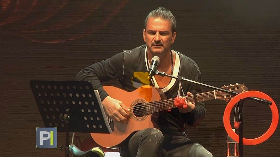 Primer Impactoのインスタグラム：「🎶 El cantautor Ricardo Arjona sorprende a sus seguidores con el anuncio de su retiro.  📺 Más en #PrimerImpacto a las 5pm/ 4C por @univision」