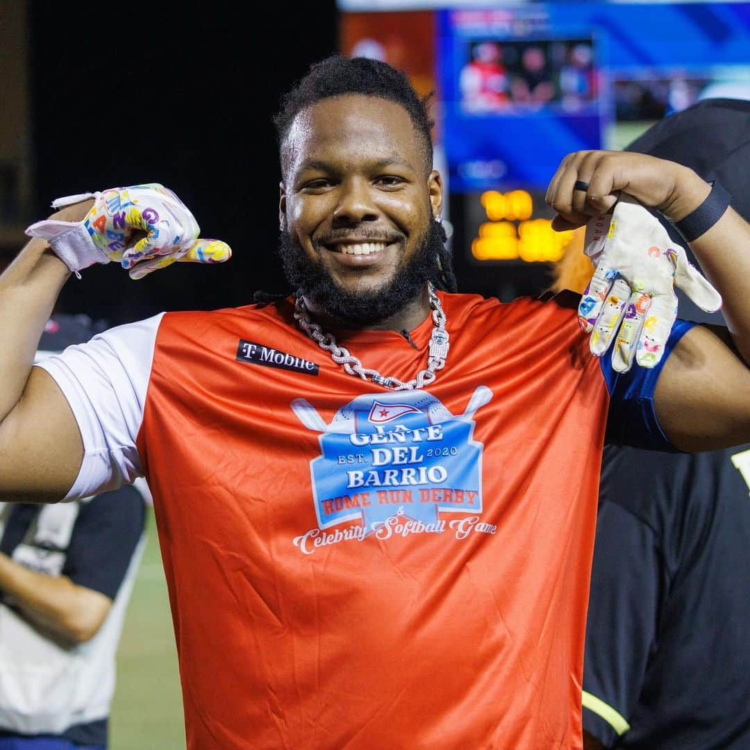 トロント・ブルージェイズのインスタグラム：「Vladdy put on a show in Puerto Rico 💪  💥 Charity Game MVP (2 HR, 8 RBI) 💥 Home Run Derby Champion  💥 1-0 as Manager」