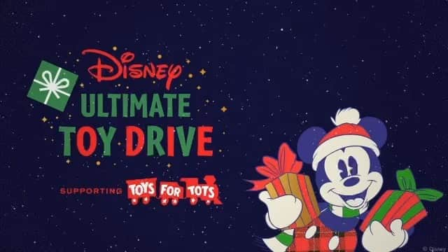 ミッキーマウスのインスタグラム：「Oh boy, it’s present weather! ❄️🎁 @Disney is continuing their holiday tradition of delivering joy to children in need with the #DisneyUltimateToyDrive. Join us at @shopDisney where you can donate a toy to Toys for Tots through this December 24th. ‘Tis the season! 🎁❤️」