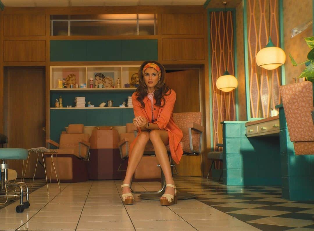 カイア・ジョーダン・ガーバーのインスタグラム：「palm royale premieres march 20th on @appletv ♥️ #palmroyale」