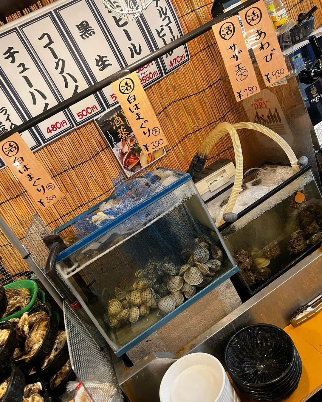 ののさんのインスタグラム写真 - (ののInstagram)「大阪の牡蠣小屋で広島産牡蠣食べ放題🦪  牡蠣の美味しいシーズンのみ営業している本物のカキ小屋スタイルで、毎朝水揚げされた新鮮な牡蠣がお店に届いているんだって✨ 牡蠣がたっぷり入った釜飯とはまぐりと牡蠣のお味噌汁もおすすめ✨  PR『かき小屋本舗 牡蠣舟』 @bbqbin123   地下鉄阿波座駅徒歩5分 所在地　大阪市西区土佐堀3-5 電話　06-7656-1924  営業時間 平日　17:00~22:30 土日祝11:00~22:00 ※ L.O.は30分前まで 定休日　12/14  年内12/25まで新年度1/4〜営業  #かき小屋本舗#牡蠣小屋#牡蠣船#大阪牡蠣#大阪牡蠣小屋 #大阪グルメ#大阪ディナー#大阪居酒屋#牡蠣#阿波座#大阪#阿波座グルメ#阿波座ディナー」12月13日 7時17分 - nonoko0309