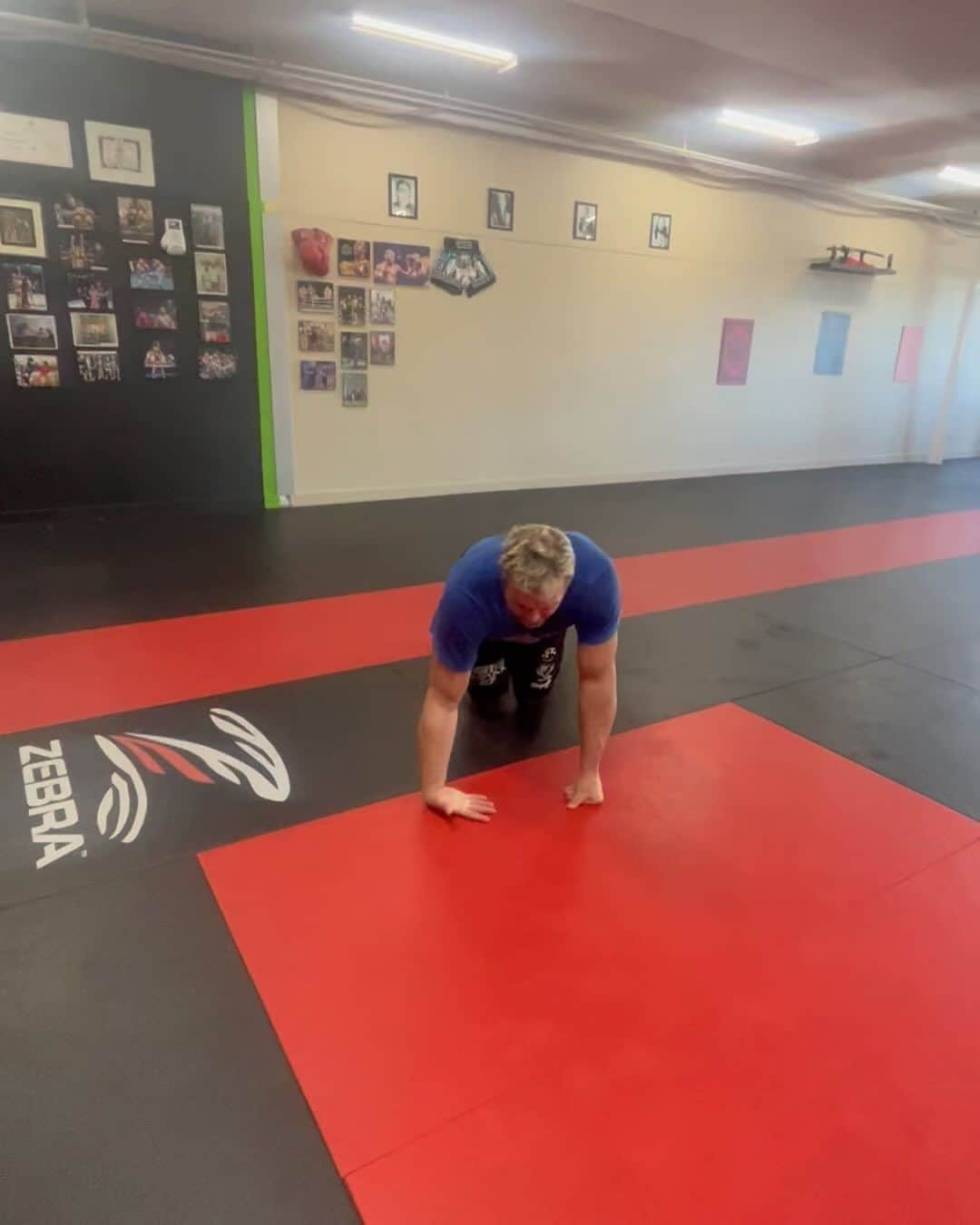 デイビーボーイ・スミス・ジュニアのインスタグラム：「さあ行こう!!! いきましょう!!! End of grappling training again feeling agile and quick! 😎💪🔥 🤼‍♂️ 🇯🇵 🏋️‍♂️ @goperformancefitnesslab @myflorida_fit」