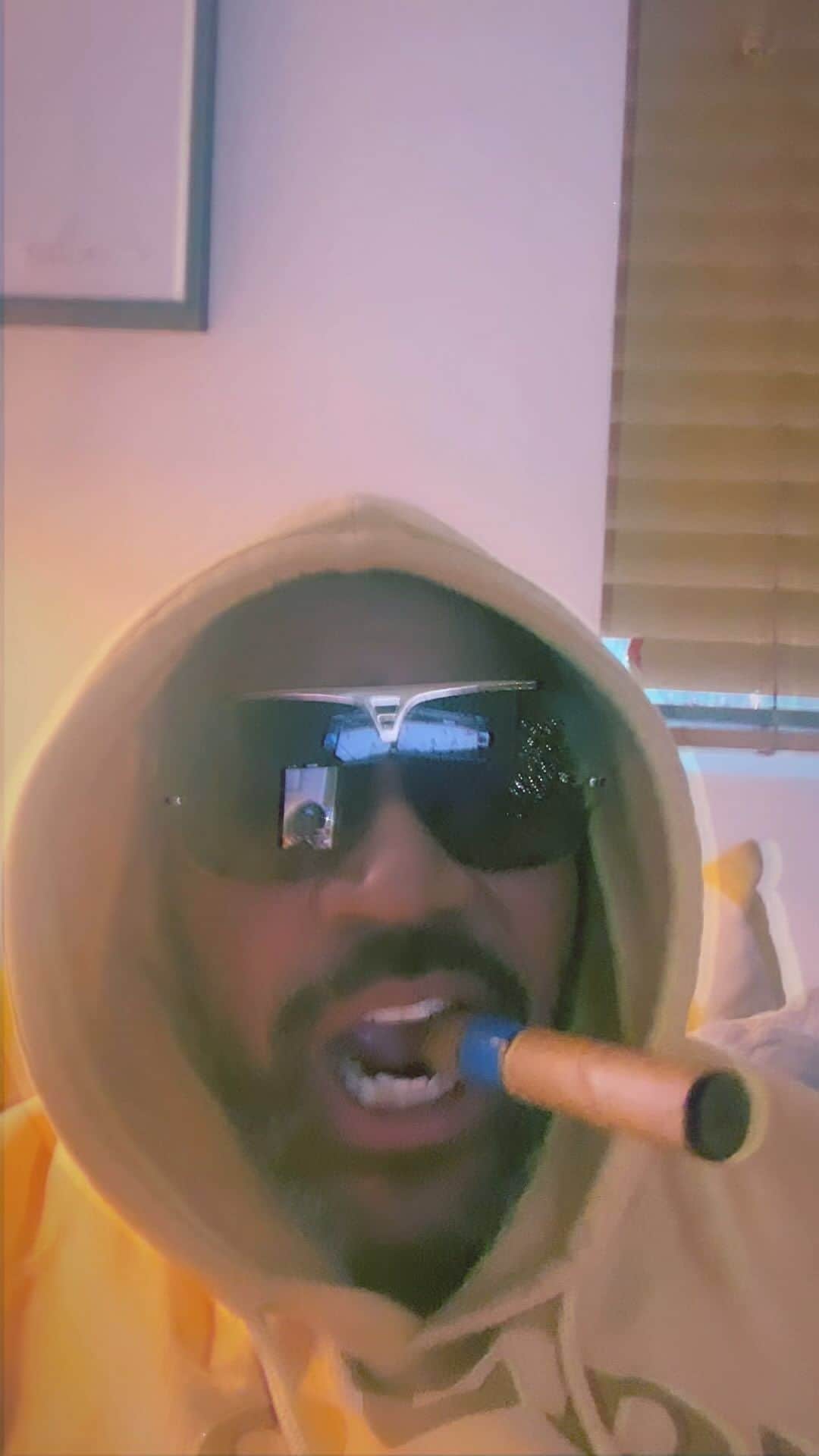 のインスタグラム：「GETTING DOWN TO THE BOTTOM ISH #backonmyfunnyshit @orca_united_society #ORCAWave📡🌊🐳 S/O to @coshebacigars 🥂」