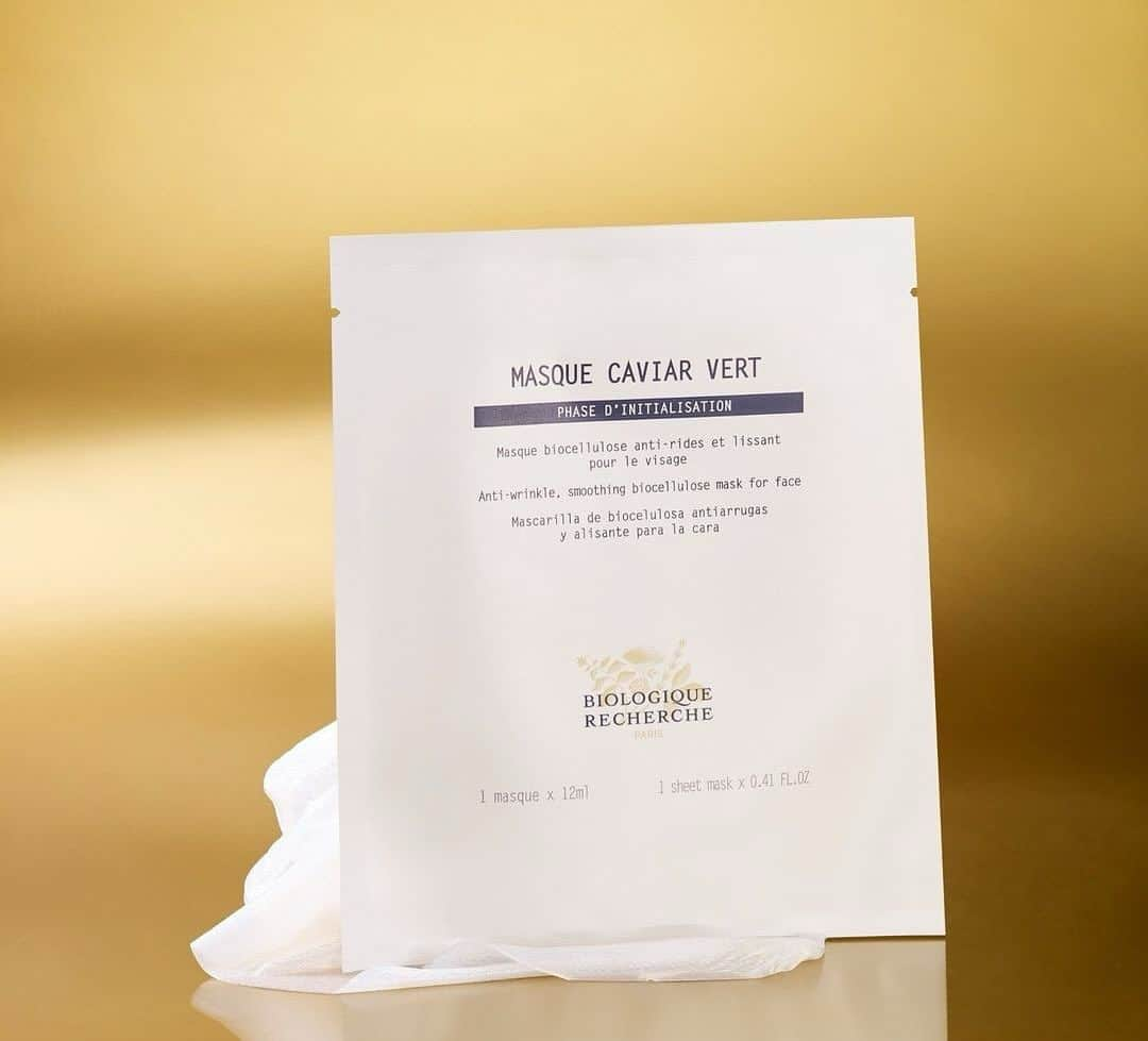 Biologique Recherche USAのインスタグラム：「An immediate response to combat signs of aging, Masque Caviar Vert✨ has a tightening effect that plumps up wrinkles and fine lines in a single application.  Infused with Green Caviar and Collagen segment, this sheet mask helps tone the epidermis, thereby improving the appearance of the skin structure. Wrinkles are visibly smoothed and facial features are tightened.   In perfect affinity with the facial structure, providing a “second skin” effect, the biocellulose fabric of the mask is rich in anti-wrinkle, smoothing and tightening active ingredients for an unprecedented, immediate result.  ✨ Perfect as a pre-event treatment this holiday season. ✨  Recommended for Skin Instants© showing signs of aging.  #BiologiqueRecherche #FollowYourSkinInstant #BuildingBetterSkin #MasqueCaviarVert #GreenCaviar #sheetmask #BRHolidayGlow」