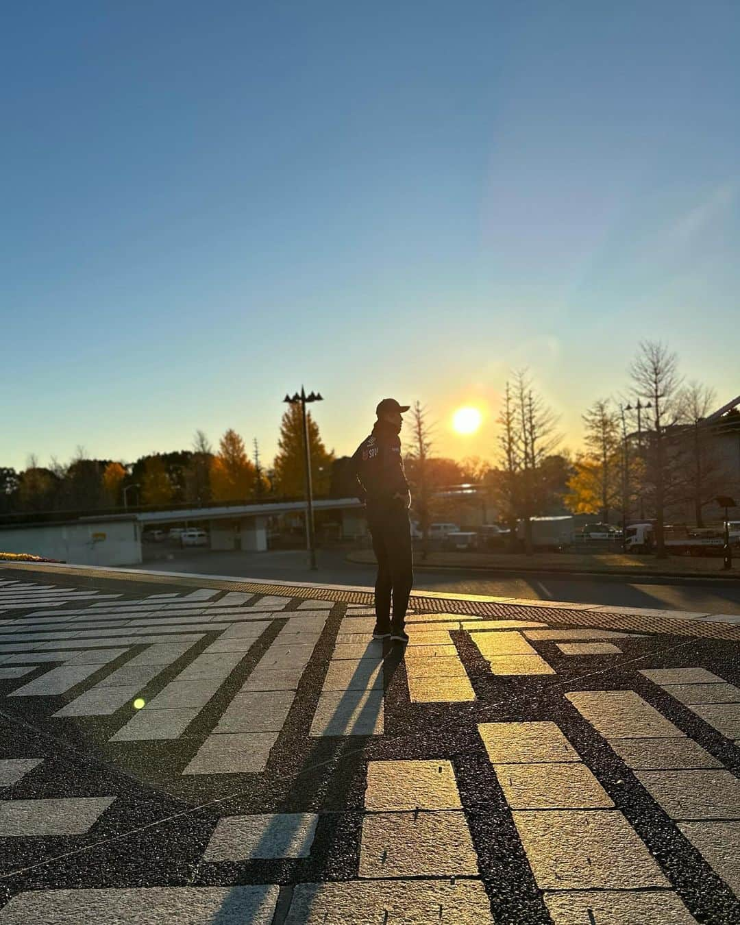 金石昭人さんのインスタグラム写真 - (金石昭人Instagram)「カネやん散歩🚶  おはよー☀️ 雨上がりは空気澄んで気持ちええよ😄👋 元気元気元気😄✌️  どや  #カネやん散歩 #雨上がり #空気が澄んで #日差しが暖かい  #気持ちいい朝  #元気いっぱい #どや」12月13日 8時25分 - kaneishiakihito