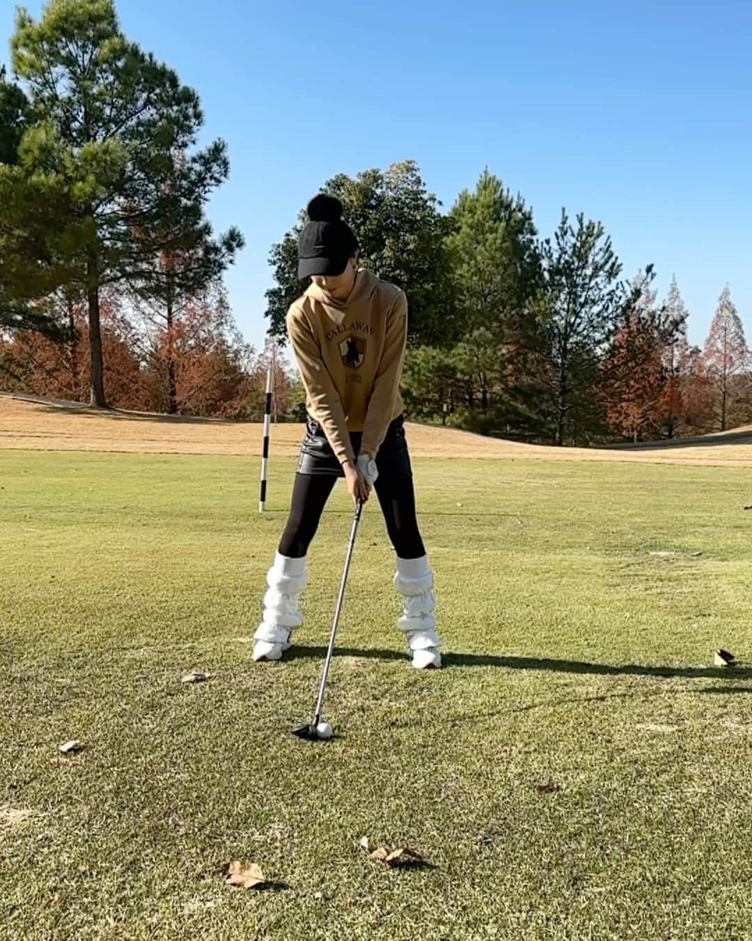 nawachanのインスタグラム：「．  《すろー動画🎥》  ユーティリティー🏌️‍♀️✨  ． 手首こねちゃうかもっとーがんばろ  ．  sponsor→ 株式会社麗電様 　@yunchan1016   所在地 三重県鈴鹿市にあります 電気屋さんです。  企業内用は  ︎︎︎︎︎︎☑︎電気工事 ︎︎︎︎︎︎☑︎電気計装工事 ︎︎︎︎︎︎☑︎制御工事、機内配線工事 ︎︎︎︎︎︎☑︎制御盤作成、改造 ︎︎︎︎︎︎☑︎機会器具組み付け、設置 ︎︎︎︎︎︎☑︎PLCソフトプログラミング ︎︎︎︎︎︎☑︎タッチパネルプログラミング ︎︎︎︎︎︎☑︎蓄電池設備点検及び整備 ︎︎︎︎︎︎☑︎鉛バッテリー再生  ⭐️建設業許可も取得🙆‍♀️  #ゴルフウェア#ゴルフラウンド#ゴルフ女子#初心者#⛳️#🏌️‍♀️#ゴルフ男子#ゴルフ馬鹿#ゴルファー#ゴルフ場#ゴルフ好きな人と繋がりたい#ゴルフ好き#ゴルフ好きな人と仲良くなりたい#golf#Instagram」