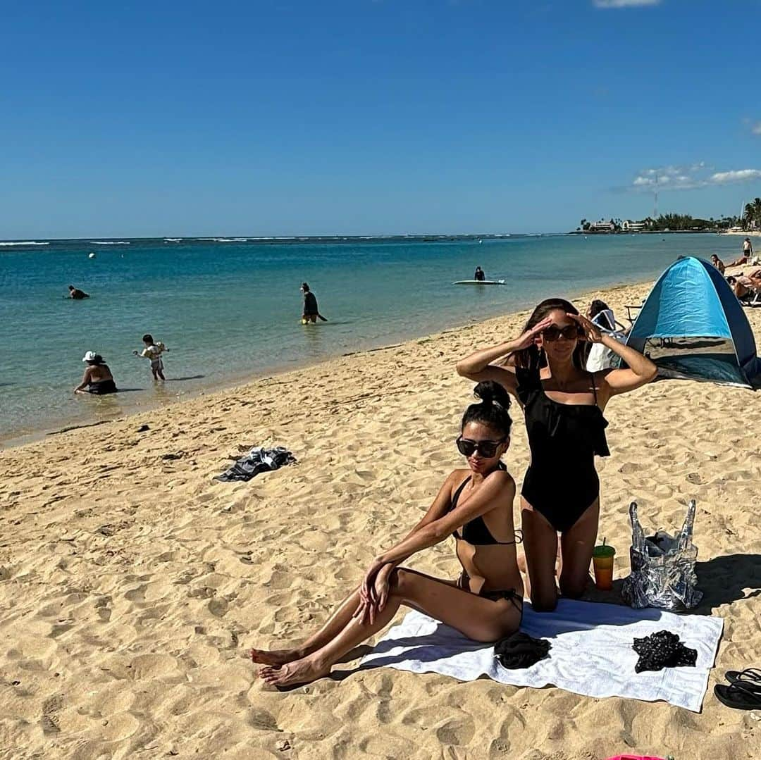 HARUKO（真木明子）さんのインスタグラム写真 - (HARUKO（真木明子）Instagram)「アラモアナビーチ🏖️で まったり❤️  @cozcozrin  @mikomori_official   #アラモアナビーチ #ハワイ最高 #ハワイ #ビーチライフ #ビーチでチル」12月13日 9時02分 - haruko227