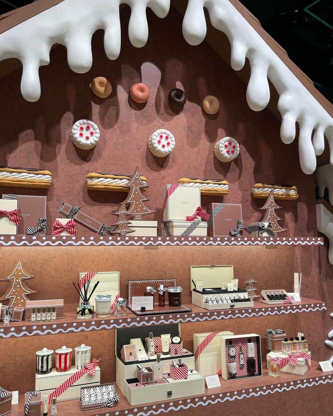 織田奈那さんのインスタグラム写真 - (織田奈那Instagram)「ジョー マローン ロンドン“Gingerbread Land”のイベントに行ってきたよ🌲🍪 世界観が可愛すぎたぁぁぁ 12月14日(木)から12月25日(月)の期間に表参道ヒルズ B3Fスペース オーでやってるよ🍭 ポップアップイベントは公式LINEアカウントから事前予約してね🏃‍♂️  @jomalonelondon   #PR #JustBecause #JoMaloneLondon #SeasonOfScent」12月13日 10時09分 - odanana924