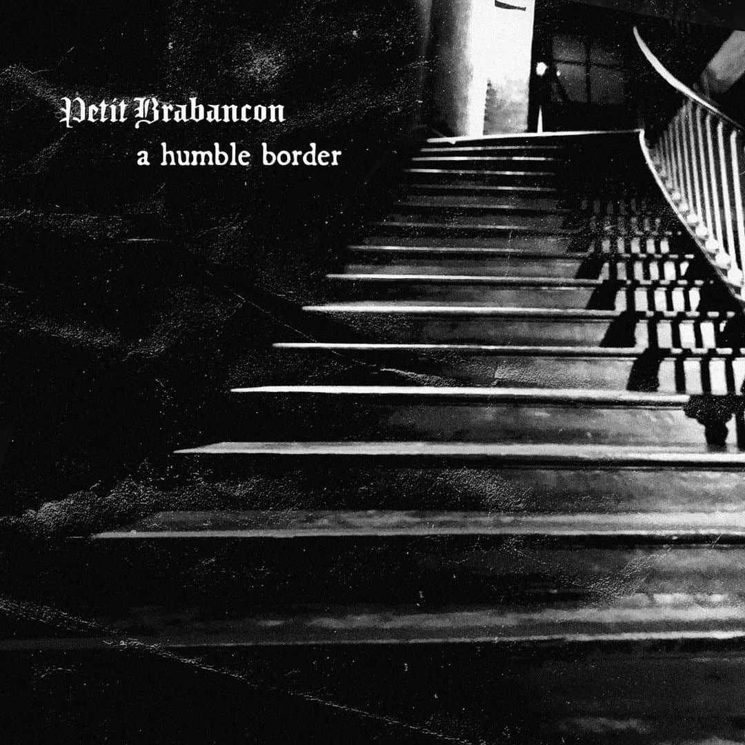 ミヤ のインスタグラム：「PetitBrabancon  「a humble border」配信開始！  ★配信リンク https://orcd.co/dcca1123  ★チケット一般発売中 2024/1/2(火)＆3(水)　LINE CUBE SHIBUYA 2024/1/7(日)＆8(月・祝)　なんばhatch https://eplus.jp/sf/detail/3542440001?P6=001&P1=0402&P59=1  ★詳細はこちら https://petitbrabancon.jp  #プチブラ噛みつき」