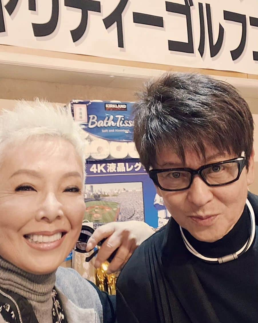 ピーターさんのインスタグラム写真 - (ピーターInstagram)「昨日は三浦番長のゴルフコンペに参加しました‼️  ベルセルバカントリークラブ❗  朝から雨模様でしたが、それほど寒くもなく、楽しく廻れました。キャディさんからも、的確な指示をいただき スコアは45.44の、89♥️  うまくハンディにハマらず…69位(涙)  久しぶりに、哀川翔さんや鶴見辰吾さんや仲間達に逢えて、ホントに楽しかったです♥️  番長❗お疲れ様でした♥️  今日は暖かいし、富士山🗻ばっちり🎵  　　　　　慎之介拝  #ピーター #池畑慎之介 #三浦番長 #三浦大輔 #哀川翔 #鶴見辰吾 #ベルセルバカントリークラブ #ゴルフコンペ」12月13日 10時53分 - oziba1952