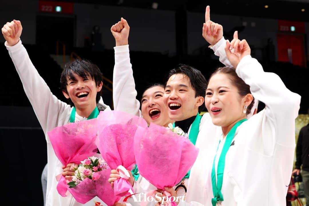 アフロスポーツのインスタグラム：「島田高志郎/Koshiro Shimada,  坂本花織/Kaori Sakamoto,  友野一希/Kazuki Tomono,  宮原知子/Satoko Miyahara (JPN),  OCTOBER 7, 2023 - Figure Skating : Japan Open 2023 Award ceremony  at Saitama Super Arena in Saitama, Japan.   Photo: @naoki_nishimura.aflosport  #sportphoto #sportphotography #スポーツ写真」