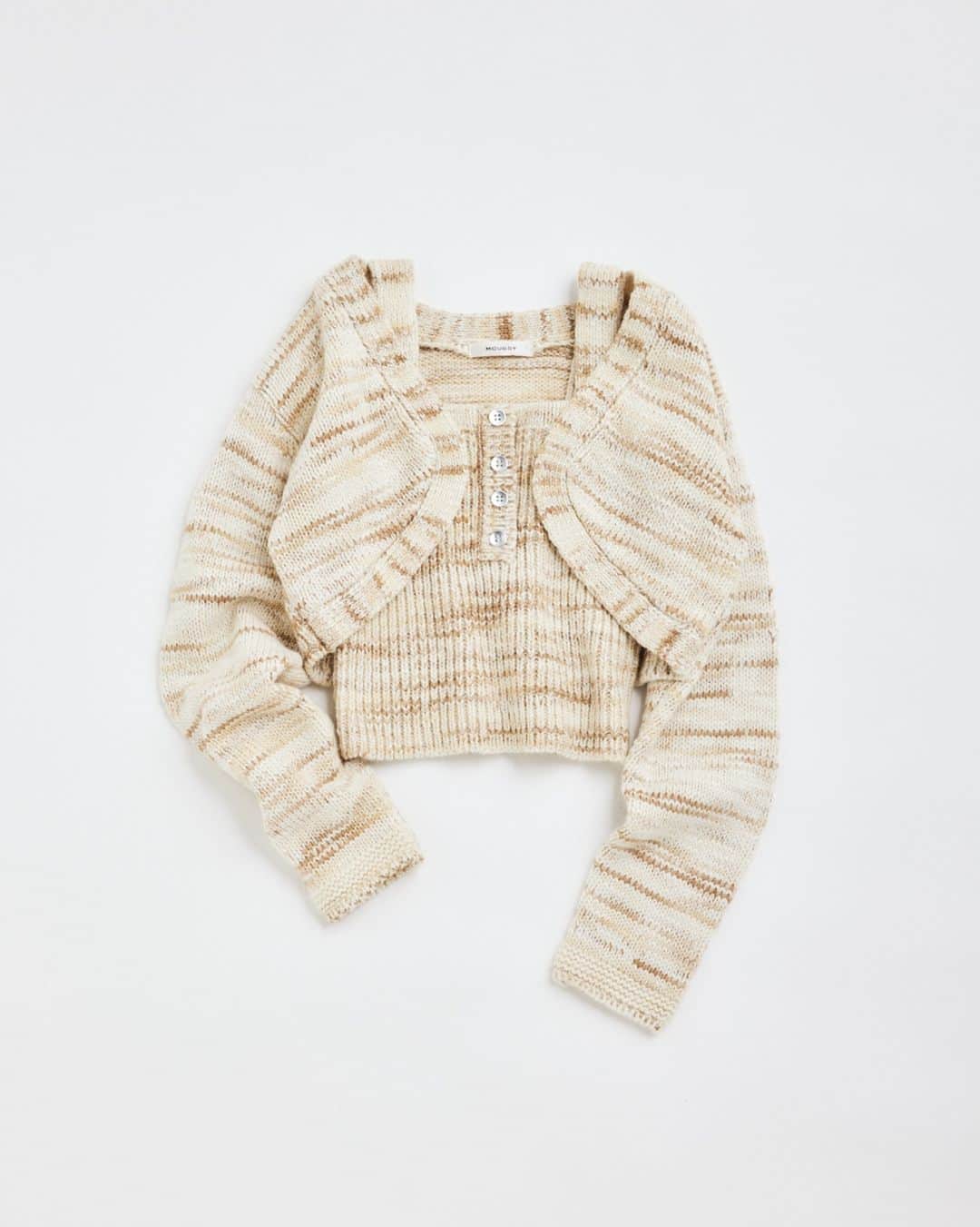 マウジーのインスタグラム：「Recommend.  KNIT BOLERO SET(010GA270-6930) グラデーション糸が立体感を演出するボレロカーディガンと、ヘルシーな肌見せでオケージョン気分高まる季節にピッタリなニットタンクトップとのSETアイテム。 全国のMOUSSY店舗／SHEL'TTER WEBSTORE／ZOZOTOWNにて発売中。  #MOUSSY」