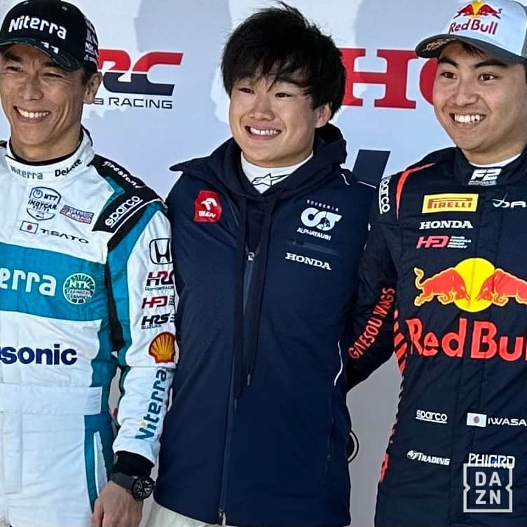 DAZN JAPANさんのインスタグラム写真 - (DAZN JAPANInstagram)「. ／ 🏁#WednesdayF1Time #40 今季最終回 #DAZN で配信中⚡ ＼  ✅フェルスタッペンやペレス、リカルドが登場😎 松下選手が直撃インタビュー🎥  ✅#角田裕毅 独占取材🎤  ✅F1クイズ＆今季名場面🏎️  出演👥 中野信治 @shinjinakano 松下信治 @nobu_mat13 笹原右京 @ukyo_sasahara サッシャ @sascha348」12月13日 22時00分 - dazn_jpn