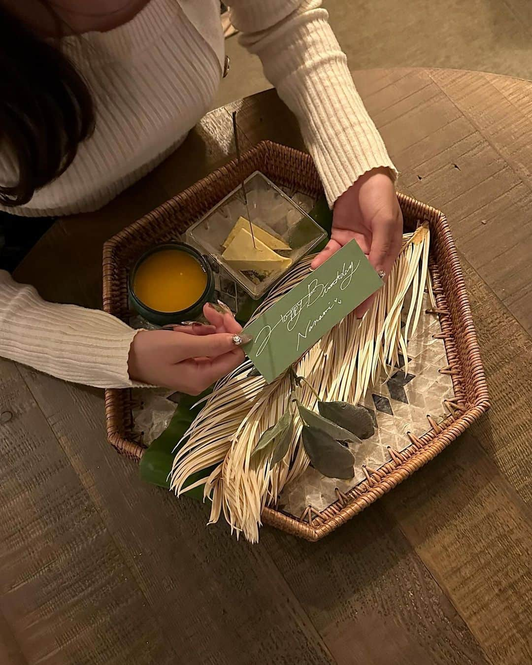 AYAKAさんのインスタグラム写真 - (AYAKAInstagram)「@yaab_thai 🇹🇭🥄  👇🏻注文したもの ・和牛ウチモモの青椒肉絲 ・四川麻婆豆腐 ・鉄板ガパオライス ・海老の四川風チリソース ・焼牡蠣／香草バター ・エスニックポテトサラダ ・タコの山椒バジル和え  バースデープレートもすごく可愛かった💁🏻‍♀️🧡 . #yaabthai #ヤーブタイ #栄ディナー #栄カフェ #栄グルメ #栄ディナーデート #名古屋 #名古屋グルメ #名古屋カフェ #名古屋ディナー #dinner #誕生日プレート #誕生日ディナー #birthdaydinner #birthdayplate #instafood #instagood」12月13日 22時30分 - ___ayk0125