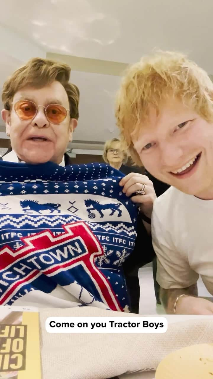 エルトン・ジョンのインスタグラム：「Went with @eltonjohn to watch our boyhood teams play each other,  to celebrate 2 years of Merry Christmas. Out now on all platforms, and Merry Christmas you wonderful people x」