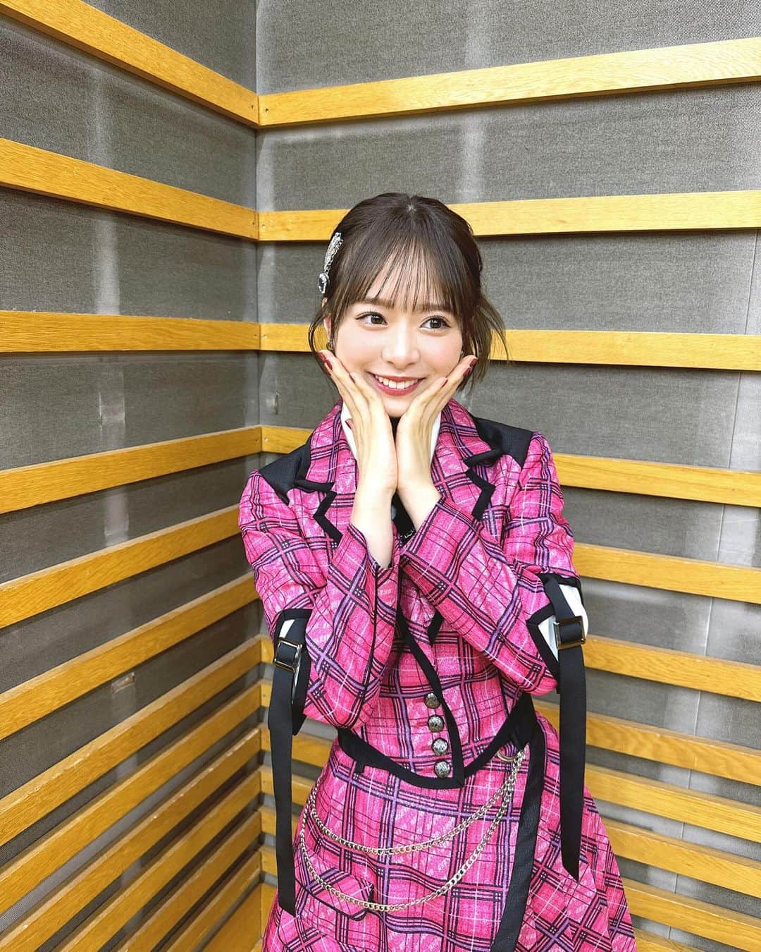 倉野尾成美さんのインスタグラム写真 - (倉野尾成美Instagram)「お団子ぴよぴよヘア🍡🐣 FNS歌謡祭ありがとうございました！」12月 ...