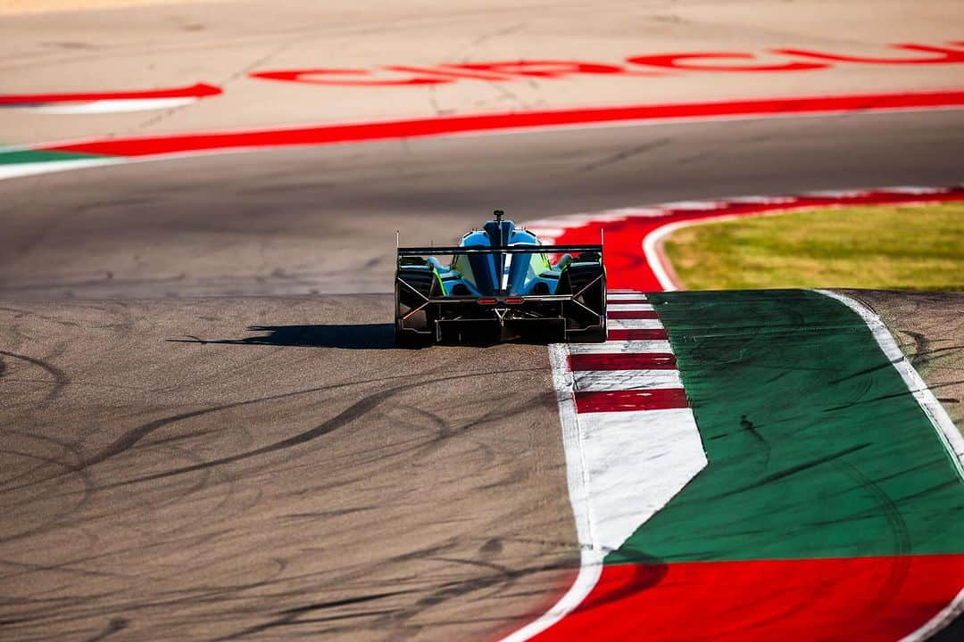 ロマン・グロージャンさんのインスタグラム写真 - (ロマン・グロージャンInstagram)「COTA test with @lamborghinisc was a blast 💯 This track is absolutely awesome and you get to eat some amazing bbq in the evening 🍗🍗🍗 #austin #bbq #lamborghini」12月13日 22時52分 - grosjeanromain