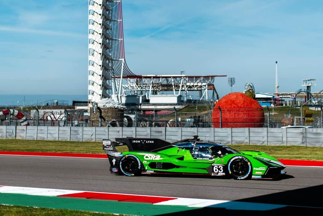 ロマン・グロージャンさんのインスタグラム写真 - (ロマン・グロージャンInstagram)「COTA test with @lamborghinisc was a blast 💯 This track is absolutely awesome and you get to eat some amazing bbq in the evening 🍗🍗🍗 #austin #bbq #lamborghini」12月13日 22時52分 - grosjeanromain