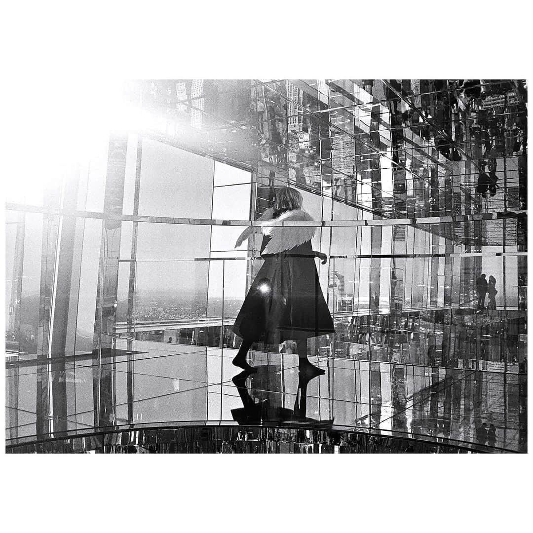 更井真理のインスタグラム：「Wing of Desire🩵🪽 @louschoof #LetterFromNewYork」