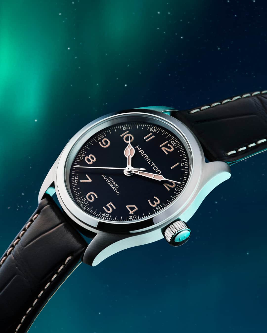 Hamilton Watchのインスタグラム：「Powered by the H-10 automatic movement boasting an 80-hour power reserve, this Khaki Field Murph Auto 38mm will capture the hearts of those who are in love with smaller watches.  #hamiltonwatch #happyholidayswhereveryouare」