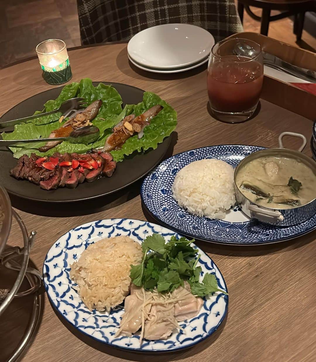 麦さんのインスタグラム写真 - (麦Instagram)「. . @rambutan1029 で 大好きなタイ料理を食べたよ〜😸♡ . . コースにデザートビュッフェ付きで 超コスパ最高なの🙆‍♀️！！ . 美味しいタイ料理と 種類豊富なデザートで幸せすぎた…🥹 . アルコールで2枚目は顔真っ赤になってる😹w 新宿にあるのでぜひ〜◎ . . . . . #タイ料理 #デザートビュッフェ #新宿 #新宿グルメ #新宿カフェ #shinjuku #pr #ハーフアップ #lilybrown #セーター #冬コーデ #ストレートヘア」12月13日 23時06分 - _naa525_