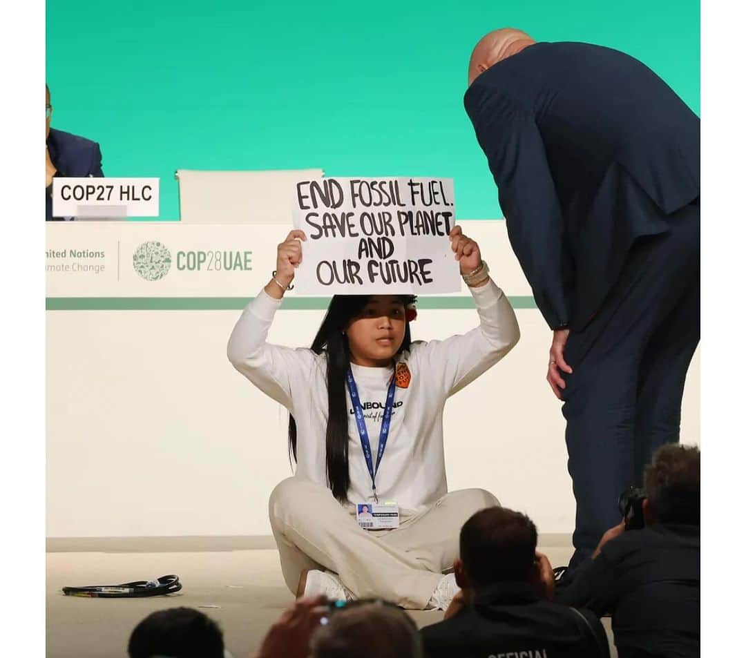 トームさんのインスタグラム写真 - (トームInstagram)「DUBAI, Dec 11 (Reuters) - A 12-year-old protester burst on to the stage at the COP28 climate summit in Dubai on Monday, holding a sign above her head that read: “End fossil fuels. Save our planet and our future.”  Licypriya Kangujam, a child climate justice activist from India, was escorted away as the audience clapped.  COP28 Director-General Ambassador Majid Al Suwaidi said he admired the enthusiasm of young people at COP28 and encouraged the audience to give Kangujam another round of applause.   Public protests have been limited at the United Nations talks that are being held in the United Arab Emirates, which bans many organised groups, including political parties and labour unions.  Countries on Monday received a new draft text of a final deal. The text did not refer directly to a phase out of fossil fuels, which is a key demand of the European Union and many developing countries that are especially vulnerable to climate change.」12月13日 23時14分 - tomenyc