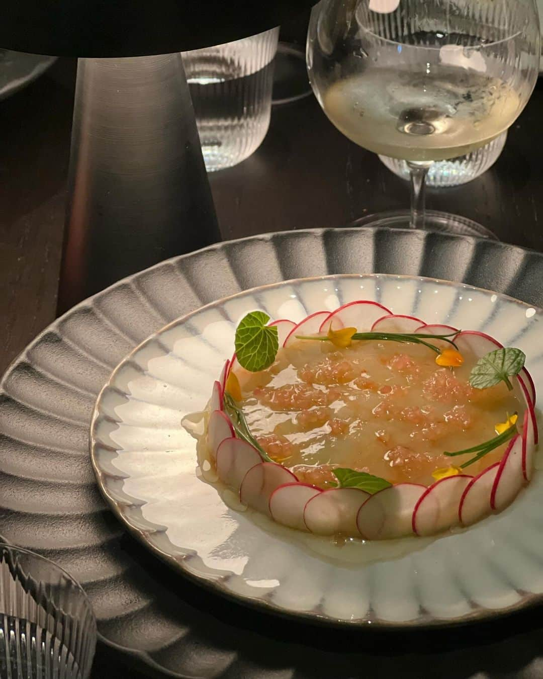 庄司夏子さんのインスタグラム写真 - (庄司夏子Instagram)「@le_pristine_tokyo , the chef @sergioherman  fuses ingredients from his native Zeeland, the southwestern part of the Netherlands facing the North Sea, with seasonal ingredients from Japan to create a modern interpretation of traditional European cuisine. Zeeland is the largest agricultural region in the Netherlands and is also known for producing some of the finest crustaceans in Europe. Also Sergio was the first chef to fashion denim fabrics in a three-star Michelin restaurant. When  we met at the first time at exclusive event @hokolvuh.official (last video ).he and chef Isaac created beautiful dish using local lobster and served with Yucatán honey bee pollen .it was outstanding dish .and he came to my restaurant as pinky promise. So I served lobster dish inspired by Sergio’s dish .and he was surprised with that and cried this is my important chef memory .so I’m very happy to be there. every dishes were so delicious and beautiful .I love the taste of sauces very much!!!!!✨😭Congratulations team Sergio and let’s go Head chef @denniskuipers_chef ✨✨」12月13日 14時25分 - natsuko.ete