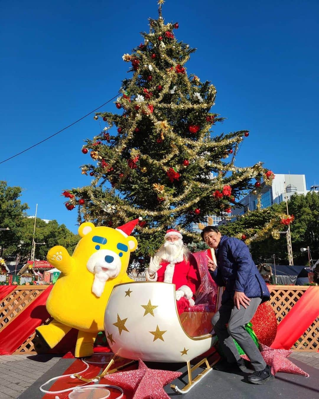 さんのインスタグラム写真 - (Instagram)「. きょうからスイッチのスタジオはクリスマスバージョン🎄❤️   スタジオには約３メートルの大きなツリーが登場 いたるところにくるみ割り人形のオブジェや サンタ帽を被った動物たちがいますので🐰🐱✨ ぜひ探してみてくださいね💡   きょうのジョージ＆イッチーの中継は クリスマスマーケットから～🎅🎁🎄 サンタさんも出演してくれ、 キラッキラで楽し気な雰囲気を伝えてくれました✨ イッチーサンタが可愛すぎて…みんなメロメロでした(笑)       #東海テレビスイッチ #いっしょにアップデート #クリスマス #ツリー #ニッチェ ＃江上敬子 さん #近藤くみこ さん #吉田ジョージ #イッチー #速水里彩 #鈴木翔太」12月13日 15時08分 - thk_switch